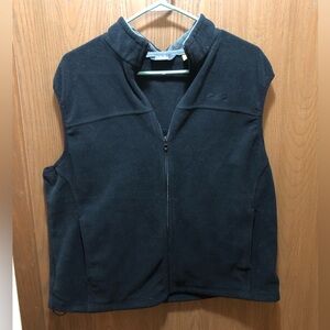 Cabela’s black fleece vest